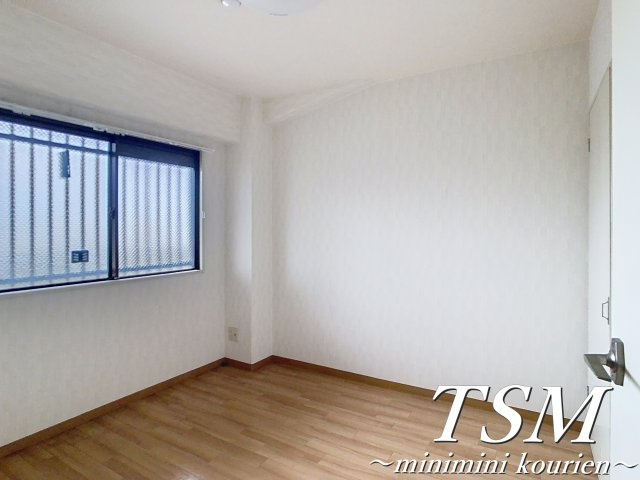 ＰＬＵＭ　ＣＩＴＹ　ＲＥＳＩＤＥＮＣＥ　ＮＥＹＡＧＡＷＡの洋室