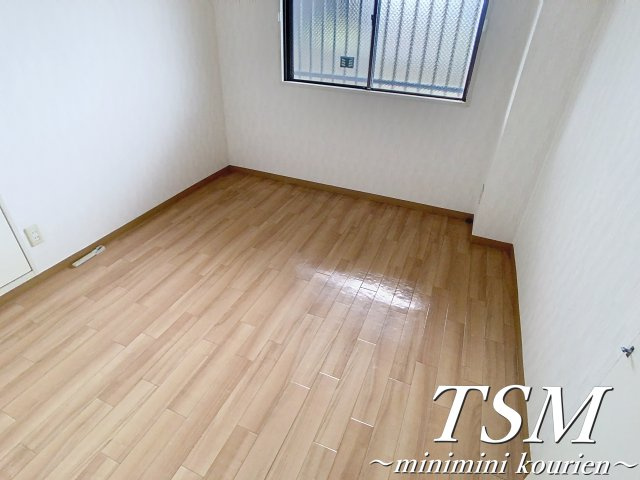 ＰＬＵＭ　ＣＩＴＹ　ＲＥＳＩＤＥＮＣＥ　ＮＥＹＡＧＡＷＡの洋室