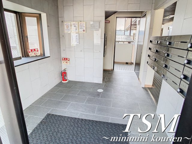 ＰＬＵＭ　ＣＩＴＹ　ＲＥＳＩＤＥＮＣＥ　ＮＥＹＡＧＡＷＡのエントランス