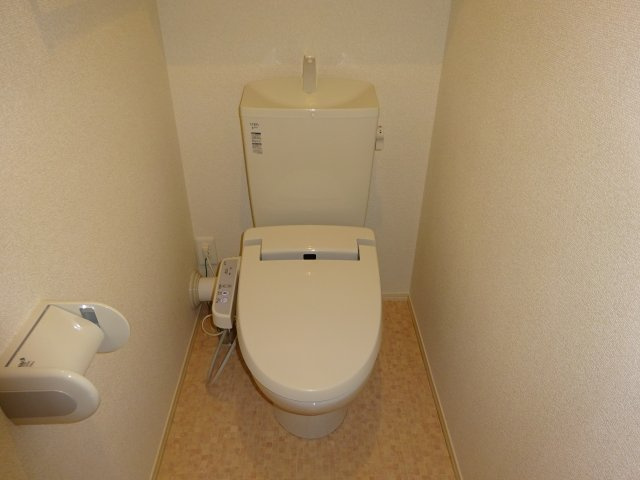 ドルフクレセント七番館のトイレ
