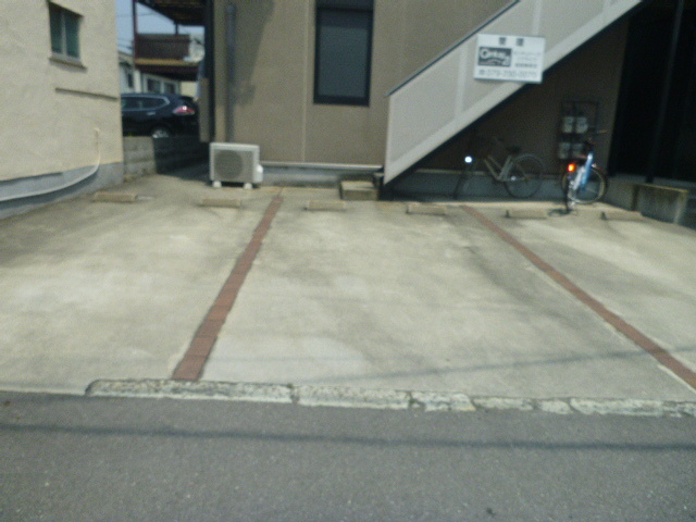 レトアkeiの駐車場