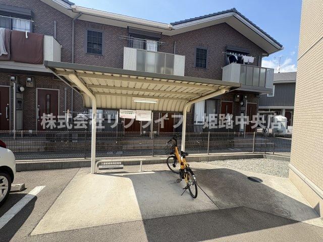 ウィット英賀保の駐車場