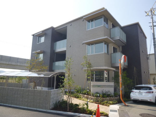 エグレット姫路Ⅲの外観|オートロックのマンションタイプ