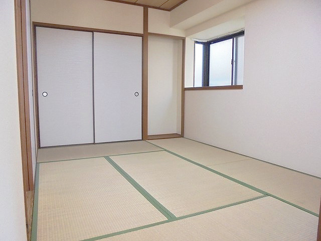 ロイヤルコーポ姫路北条の和室