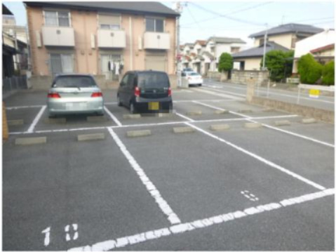 ルシエルの駐車場