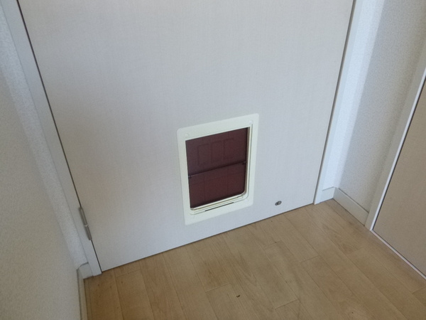 ルシエルの設備|ペット潜り戸