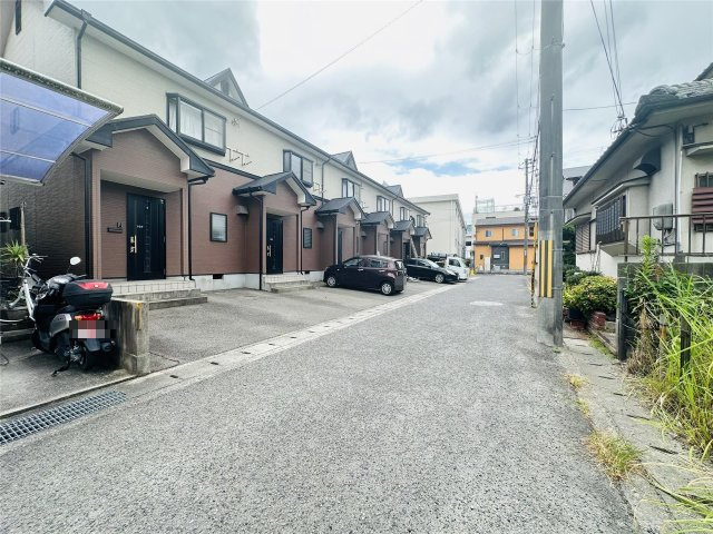 セルジュＹの駐車場