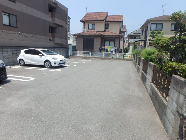 プレミアムレジデンスの駐車場