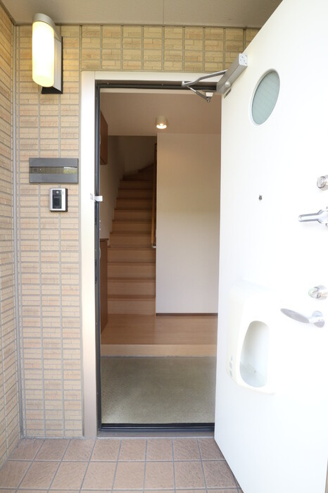 エクセレントの玄関