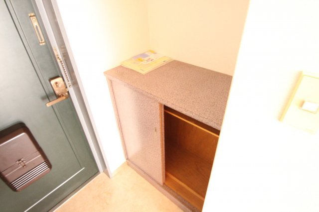 ウィンライフ近大前　(近大　一人暮らし)の玄関