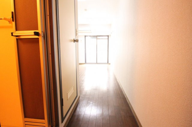 ウィンライフ近大前　(近大　一人暮らし)の玄関