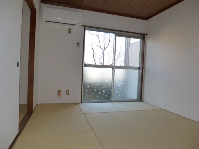 倉敷市児島味野４丁目のアパートの居間・リビング