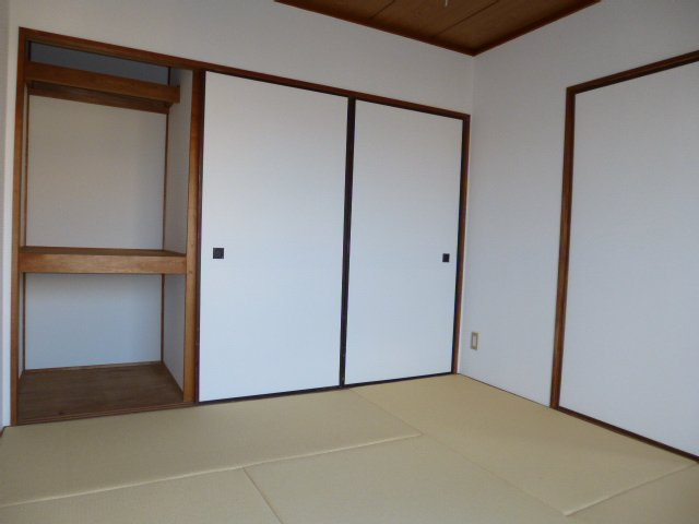 倉敷市児島味野４丁目のアパートの居間・リビング