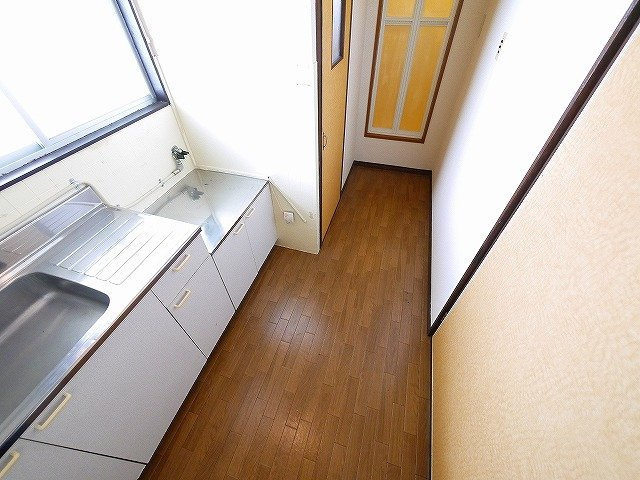 栄宏マンションのキッチン|使いやすいキッチンです