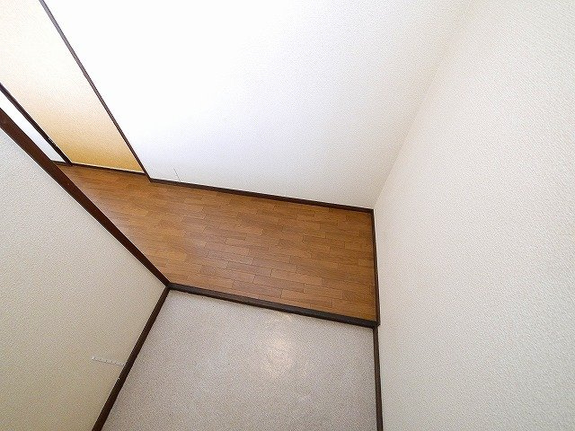 栄宏マンションの玄関|出入りのしやすい玄関です