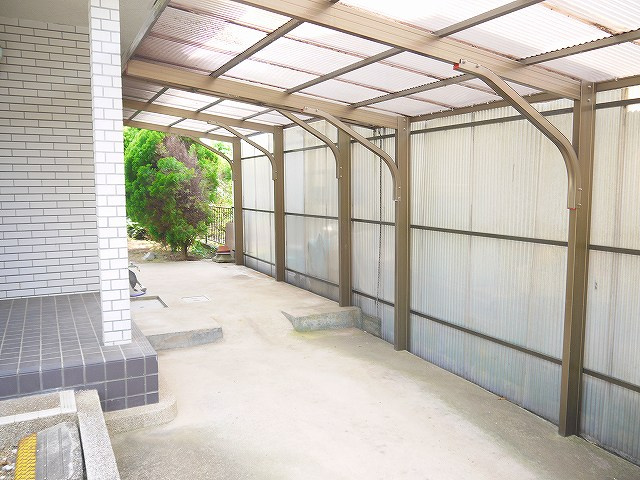 石濱邸の駐車場