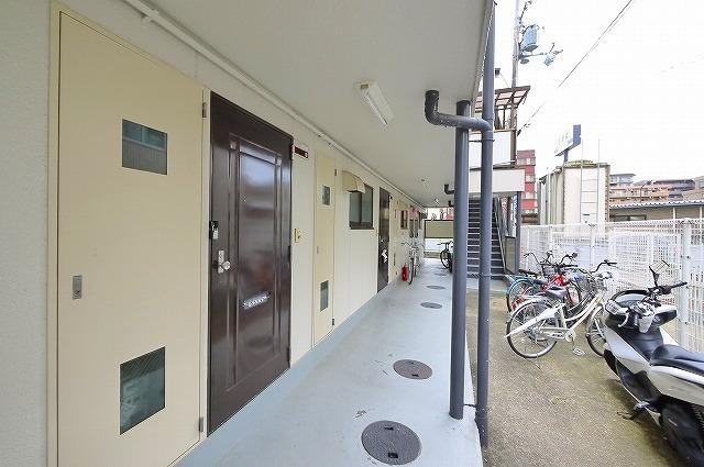 芝辻マンションのエントランス|清潔なエントランスです