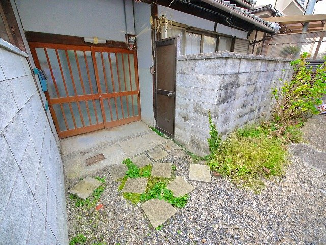 下村貸家（西新在家号所町）のエントランス
