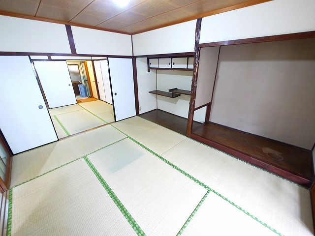 下村貸家（西新在家号所町）の居間・リビング