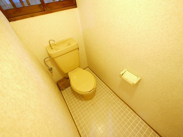 下村貸家（西新在家号所町）のトイレ
