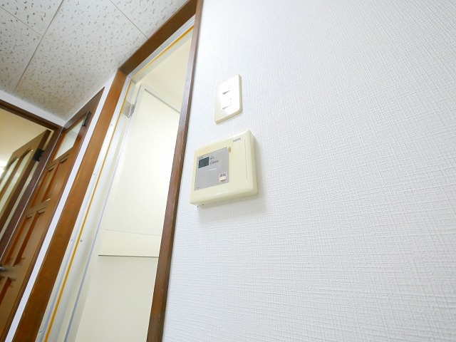 リヴィエールナッツパティオの設備|給湯器のリモコンがあります