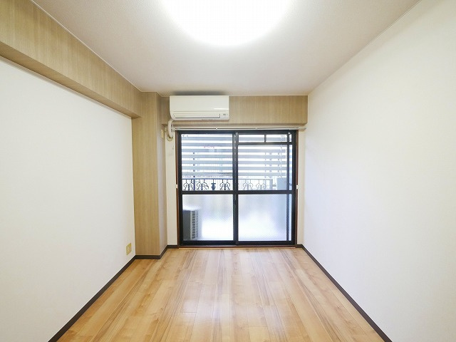 リヴィエールナッツパティオの内装|明るい色調の室内です