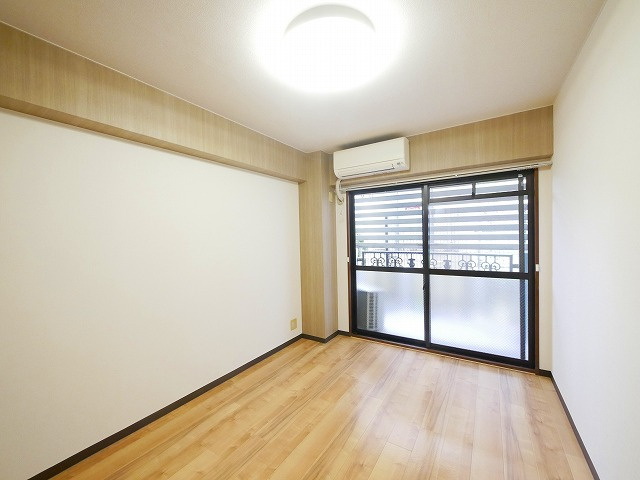 リヴィエールナッツパティオの内装|明るい色調の室内です