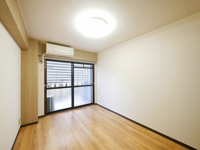 リヴィエールナッツパティオの居間・リビング|こちらの居間で趣味の時間をお楽しみください