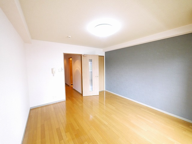 サウス・マ・メゾンの居間・リビング|使いやすい居間です