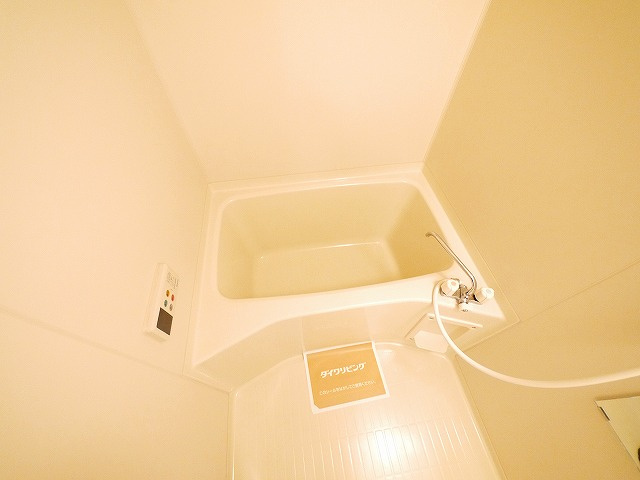 サウス・マ・メゾンの浴室|コンパクトで使いやすいお風呂です