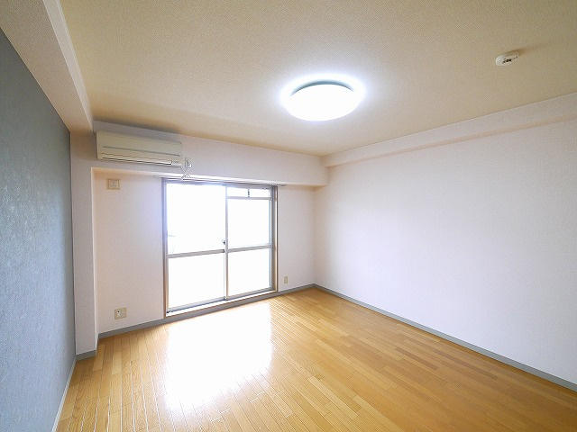 サウス・マ・メゾンの居間・リビング|おしゃれな居間です