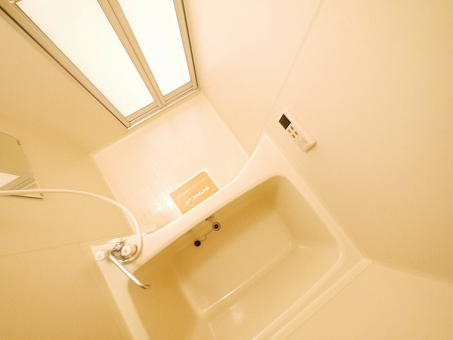 サウス・マ・メゾンの浴室|コンパクトで使いやすいお風呂です