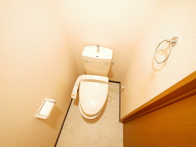 サウス・マ・メゾンのトイレ|コンパクトで使いやすいトイレです