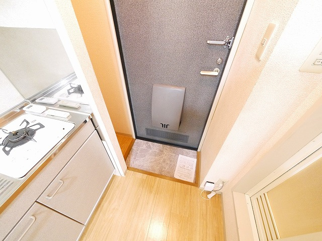 コスモスハイツの玄関