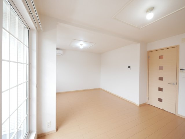 エレガンシアの内装|内装は落ち着いています