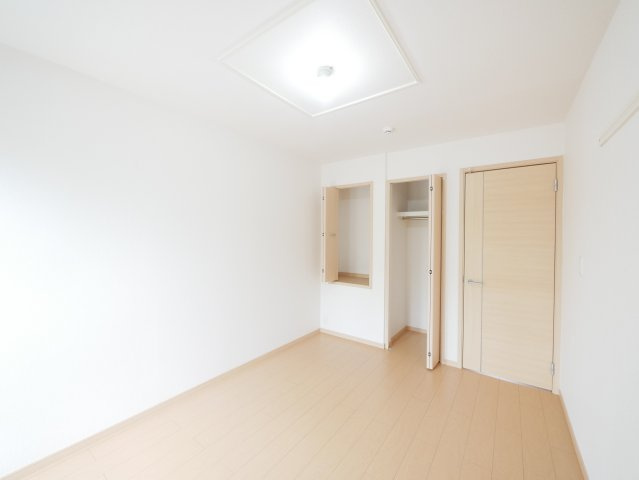 エレガンシアの洋室|ゆったりした洋室です