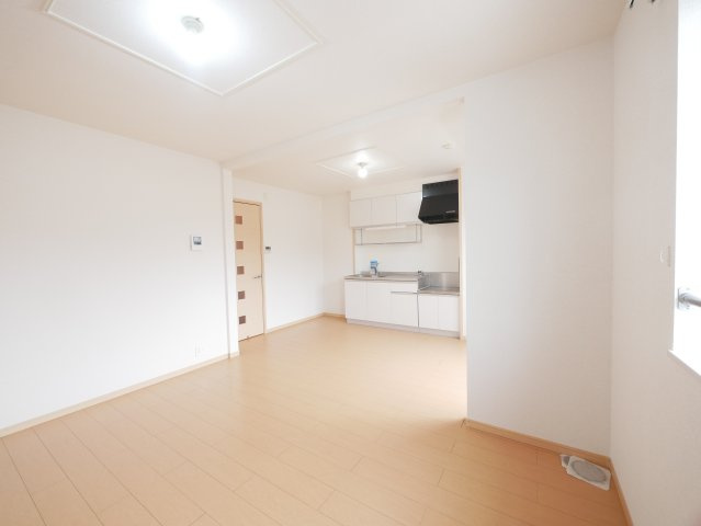 エレガンシアの居間・リビング|こちらの居間で趣味の時間をお楽しみください