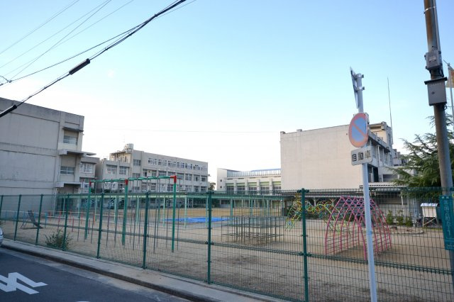 堺市堺区北三国ヶ丘町　戸建の周辺|三国丘小学校　徒歩６分