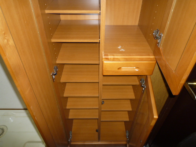 ブロードヒルⅡの玄関|シューズボックス