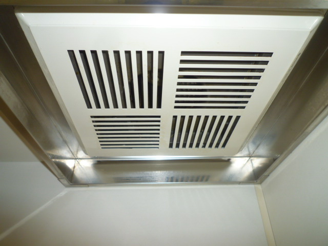 ブロードヒルⅡのキッチン|換気扇
