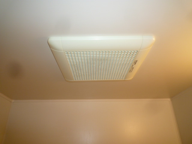 ブロードヒルⅡの浴室|換気扇
