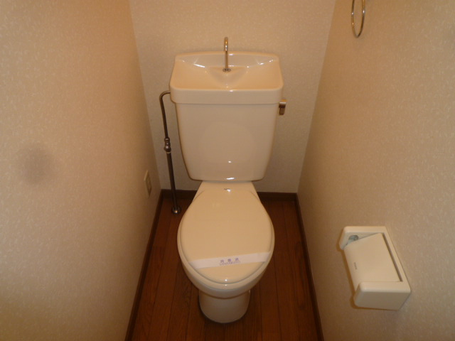 ブロードヒルⅡのトイレ|シャワー付きトイレ