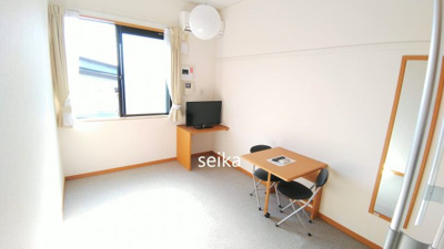 【居間・リビング】 | 青葉 | ロフトがあるので天井が高く開放的です。