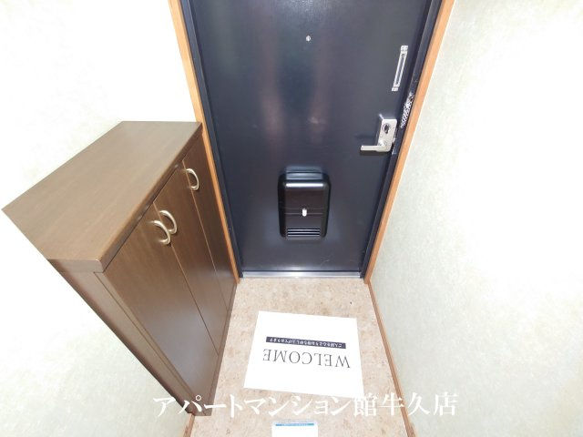 ヒーロー1番館の玄関