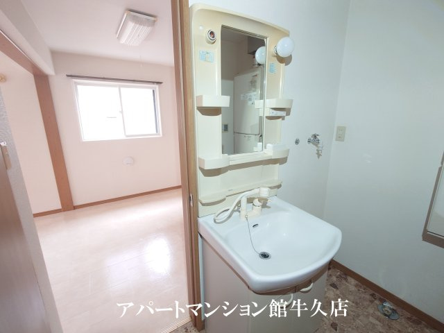 ヒーロー1番館の洗面所