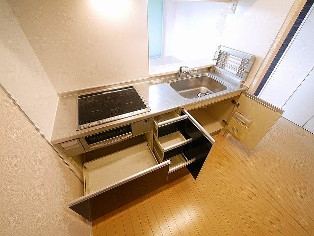 カドデュ　ソレイユのキッチン|収納スペース豊富です