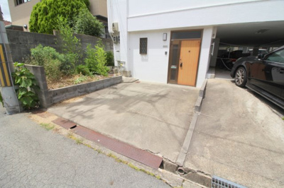 【駐車場】 | シャルレ岡町