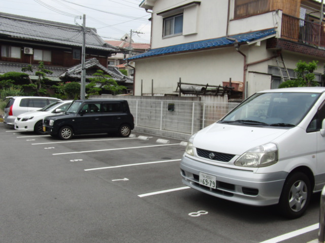 大阪市西淀川区御幣島４丁目のアパートの駐車場