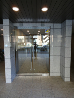 【エントランス】