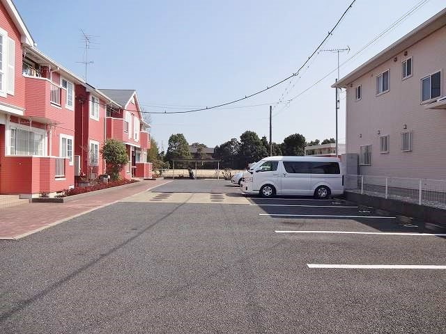 クリオM-Bの駐車場